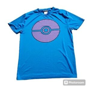 Pokémon Graphic Shirt Pokemon ball Size small 2019 Bundle and Save